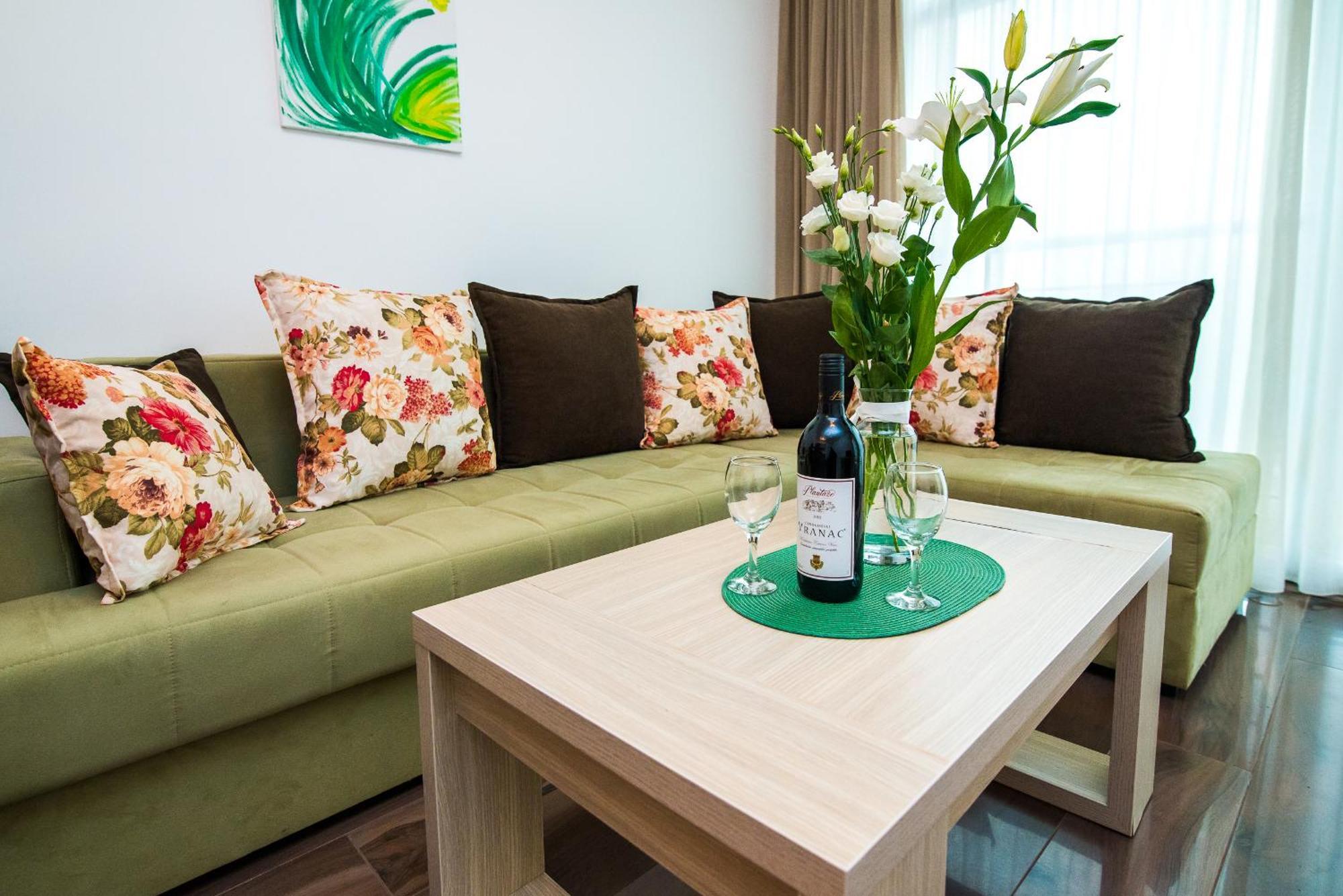 Apartments Limunada Утеха Стая снимка